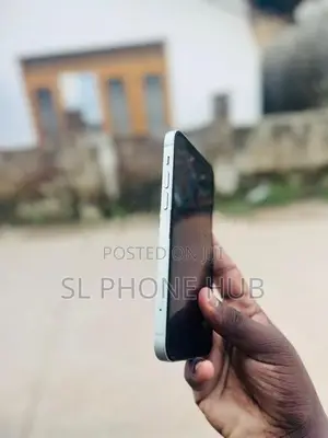 Apple iPhone 12 (Used)