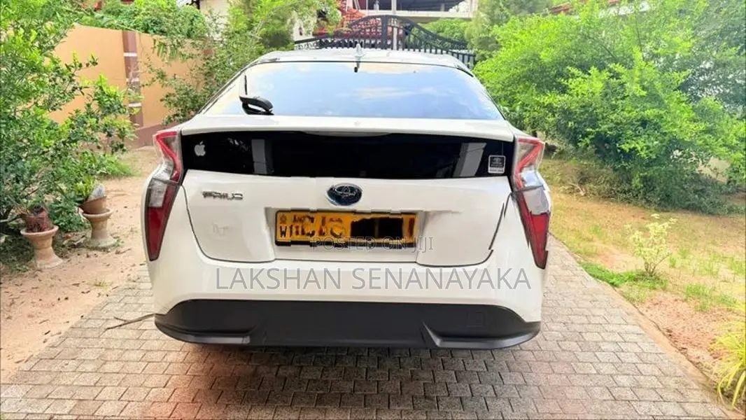 Toyota Prius 2016