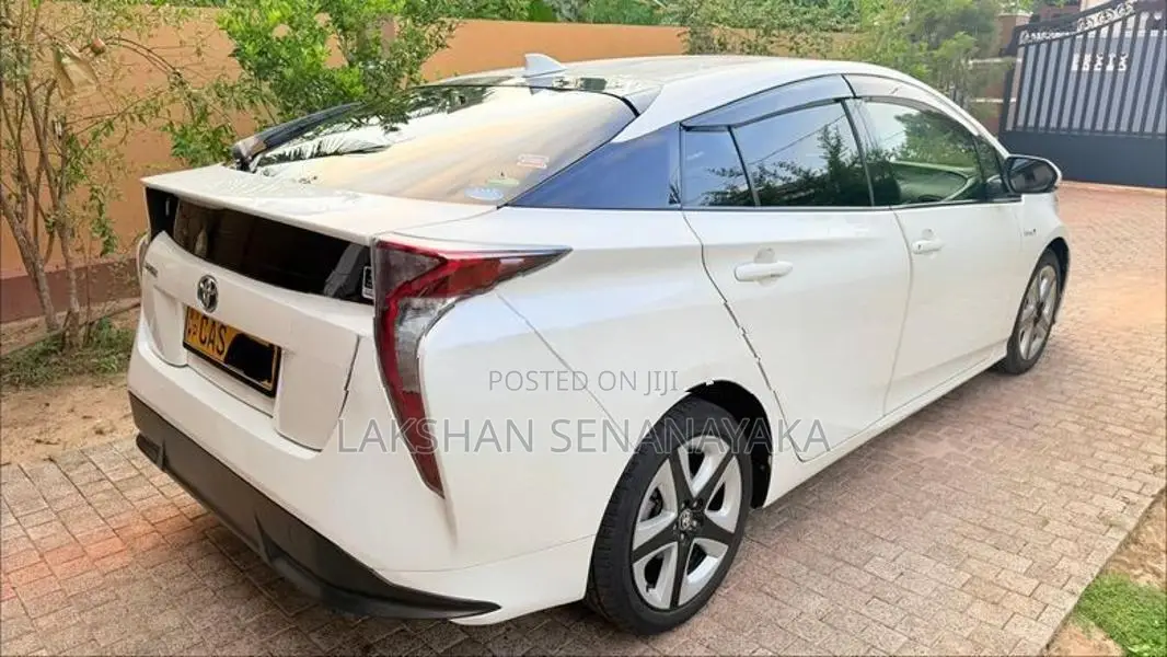 Toyota Prius 2016