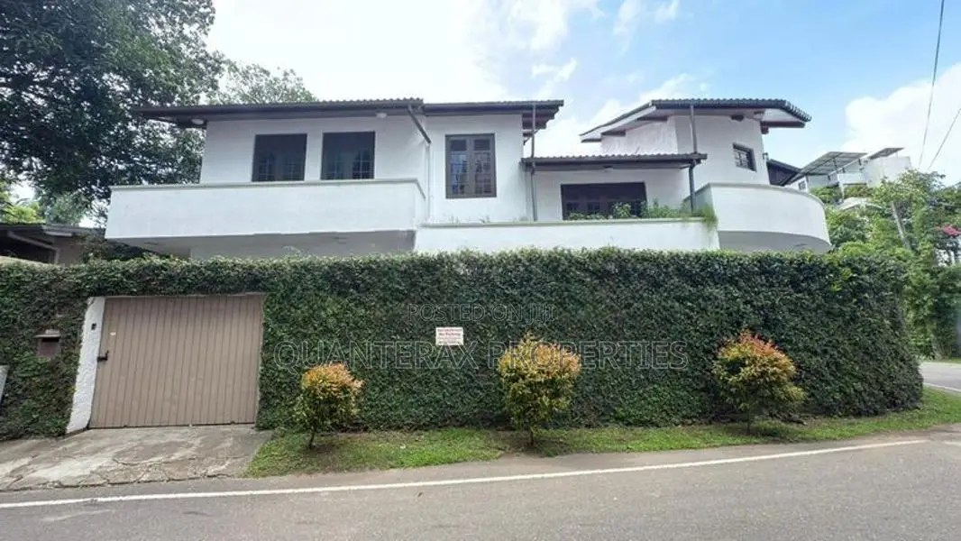 Two-Storey House for Rent in Colombo 05