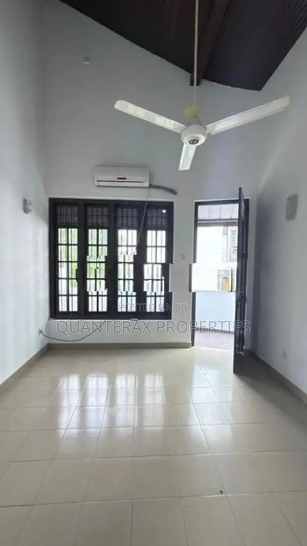 Two-Storey House for Rent in Colombo 05