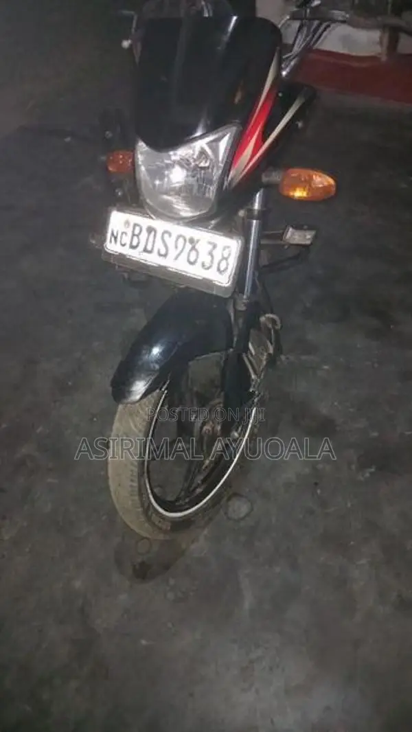 Bajaj Platina 2016