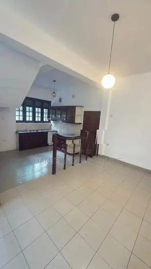 Two-Storey House for Rent in Colombo 05