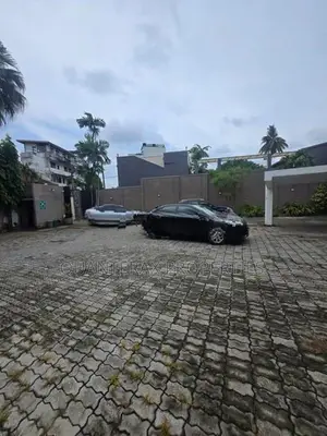 Spacious 6 Bedroom Unfurnished House for Rent – Rajagiriya