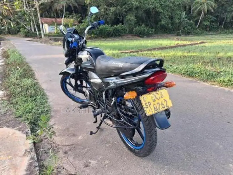 Bajaj Platina 100 2015