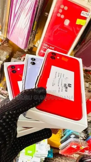 Apple iPhone 11 (Used)