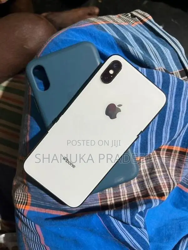 Apple iPhone X (Used)