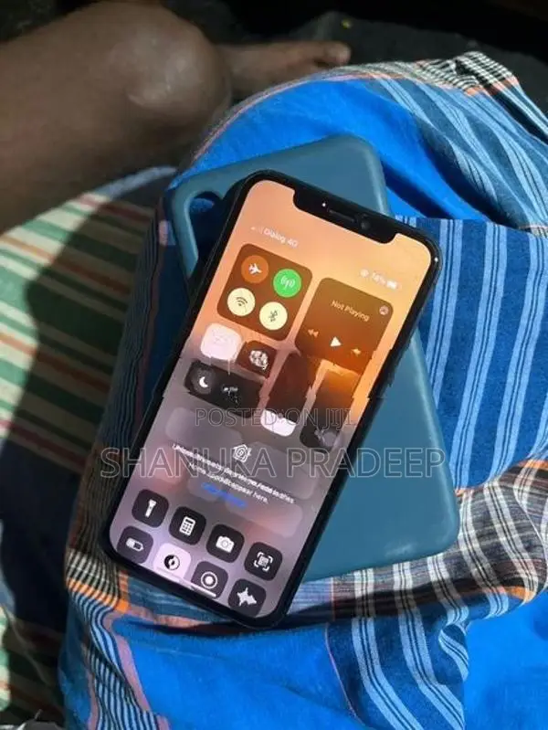 Apple iPhone X (Used)