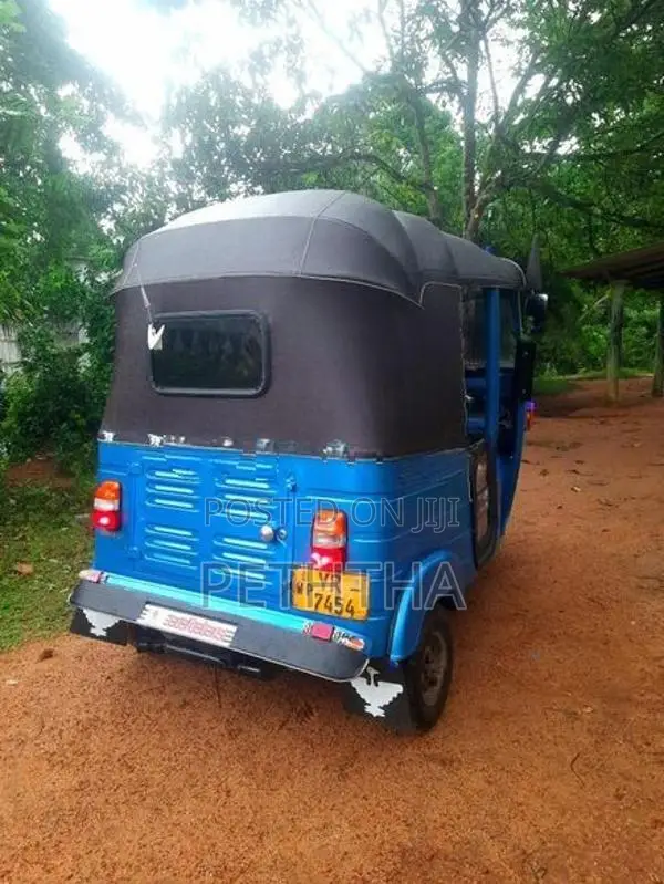 Bajaj RE 2012