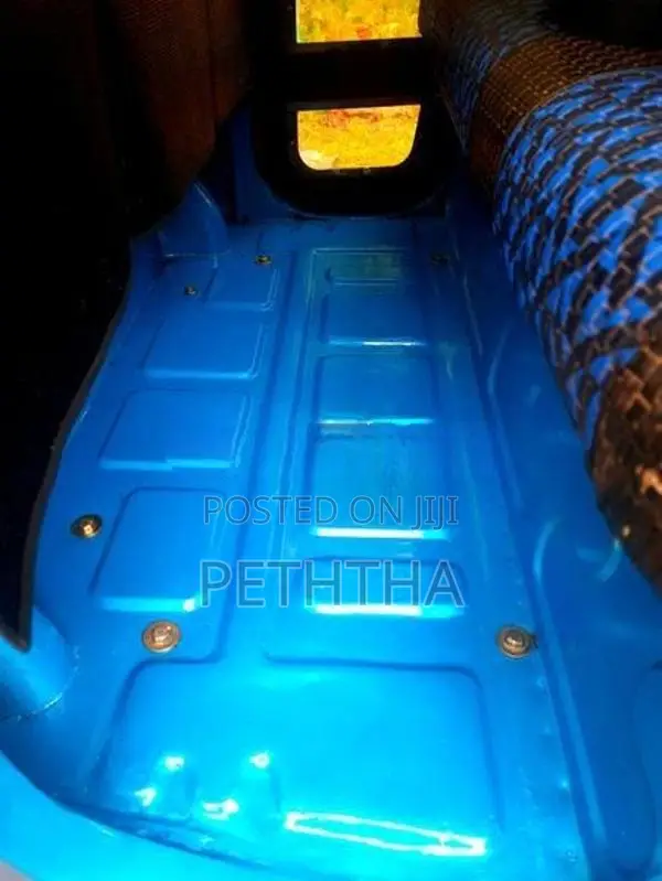 Bajaj RE 2012