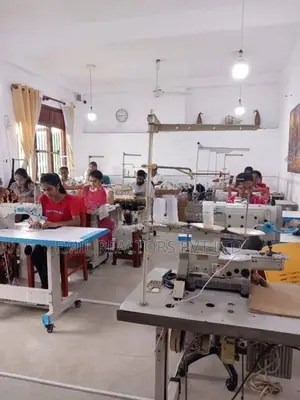 Kahathuduwa Garment Factory with Upstairs Residence for Sale (EM019NV)