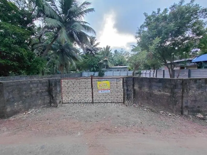 20 Perch Land for Sale in Manipay