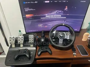Xbox Series X with Logitech G920