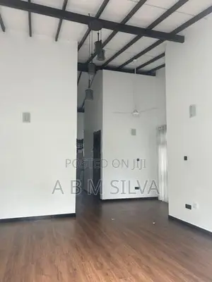 Modern House for Sale in Athurugiriya