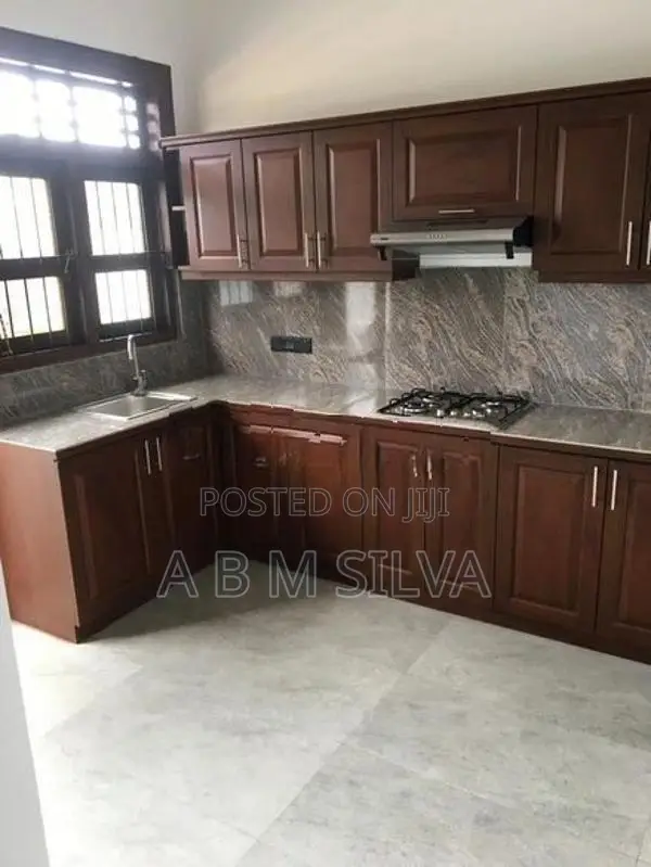 Modern House for Sale in Athurugiriya