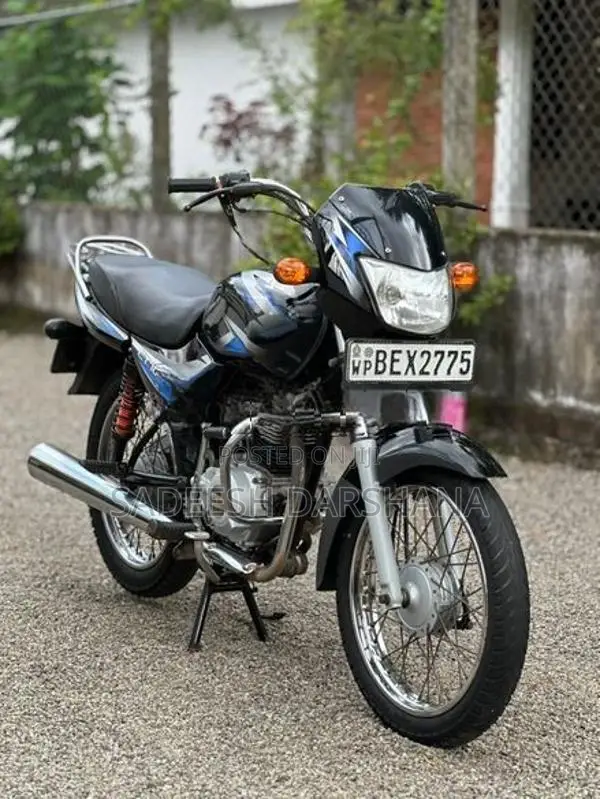 Bajaj CT100 2016