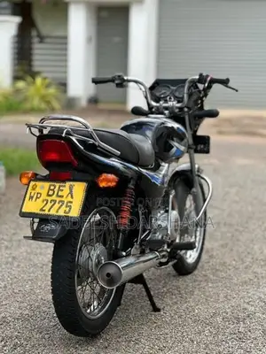 Bajaj CT100 2016