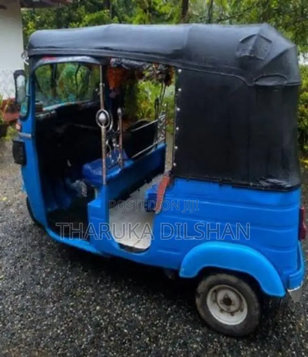 Bajaj RE 2014
