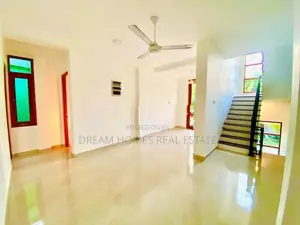 Modern 3 Storied House with All Facilities for Sale – Piliyandala