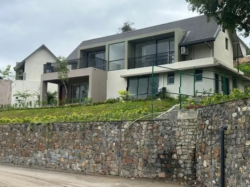 Luxury Scottish designing villas for sale in Digana