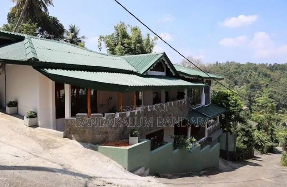 Luxury 4 Bedroom House for Rent in Dodamwala, Kandy