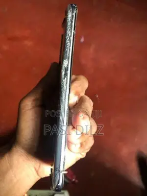 Samsung Galaxy S20 (Used)