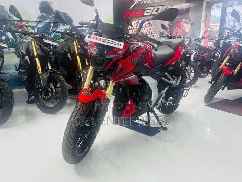 Bajaj Pulsar N160 premium 2026