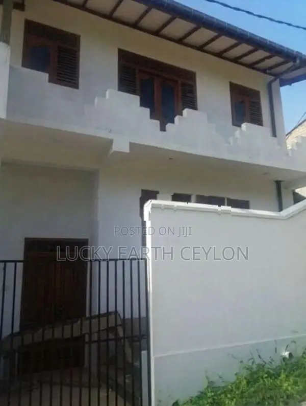Kottawa 2 Storey Air Conditioned Unfurnished House for Rent (MG1340)