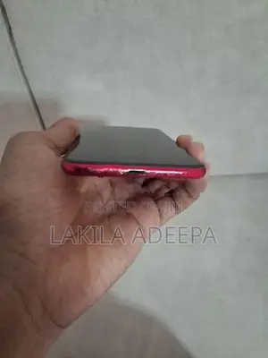 Apple iPhone SE 2 (Used)
