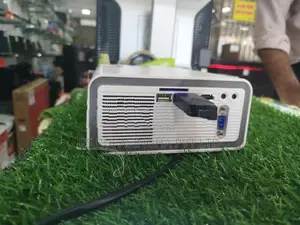 Yaber V5 LED Projector