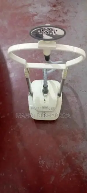 USED Black+Decker Garment Steamer
