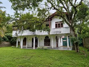 Complete House for Sale at Vishaka Road, Gampaha.
