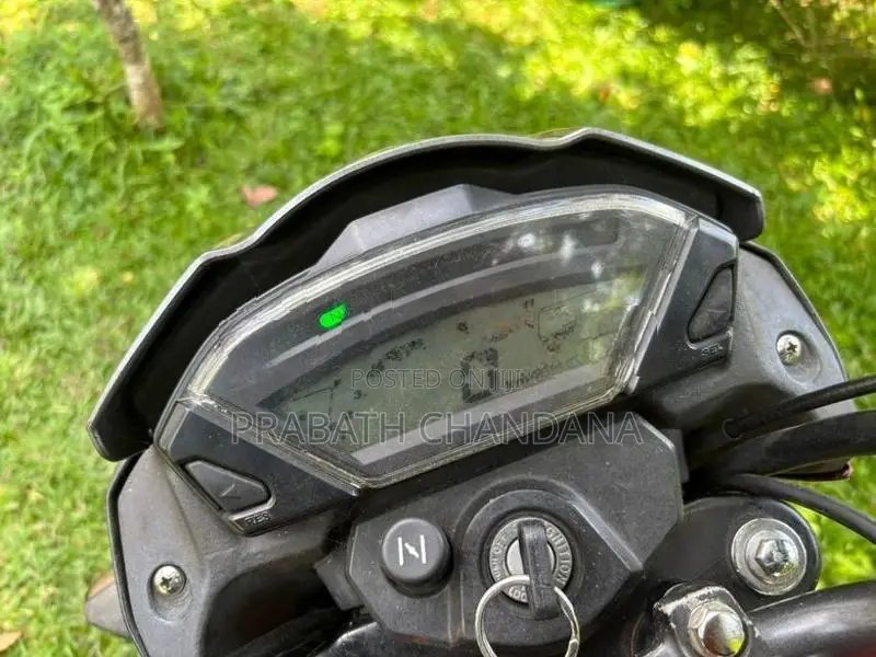 Honda CB Trigger 2015