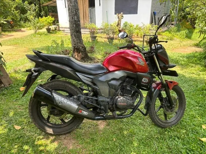 Honda CB Trigger 2015