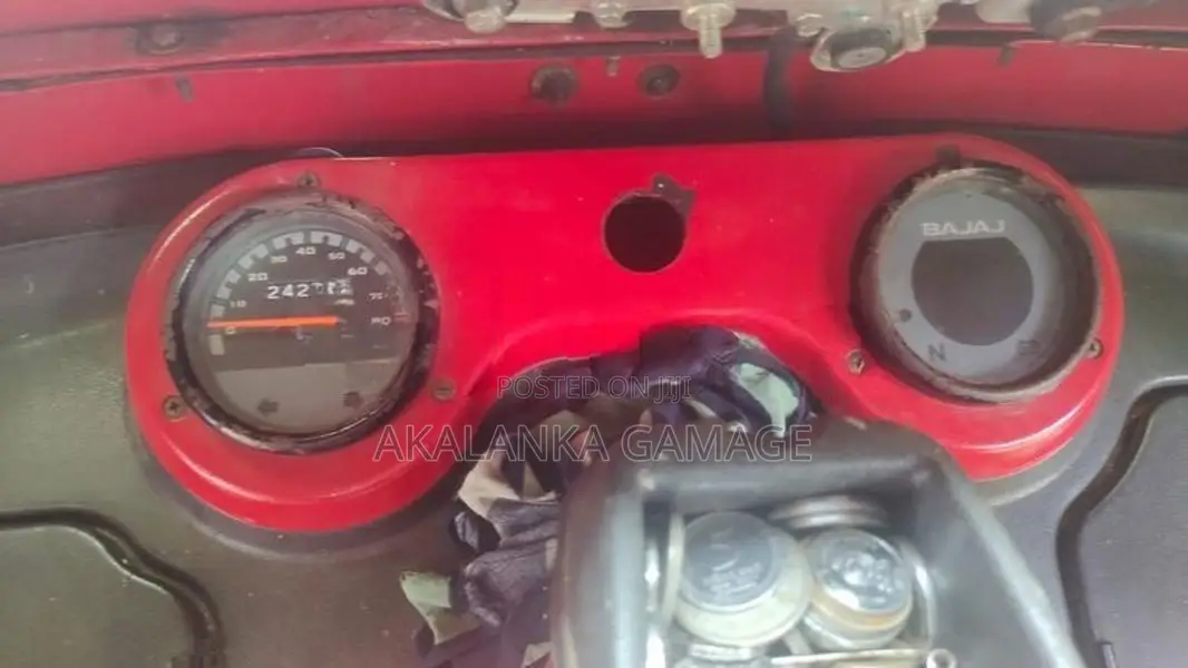 Bajaj RE 4 Stroke 2012