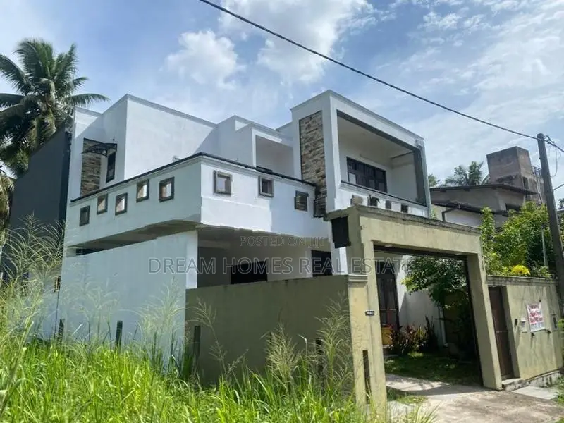 Spacious Family Home in Rathuwila Watta, Athurugiriya