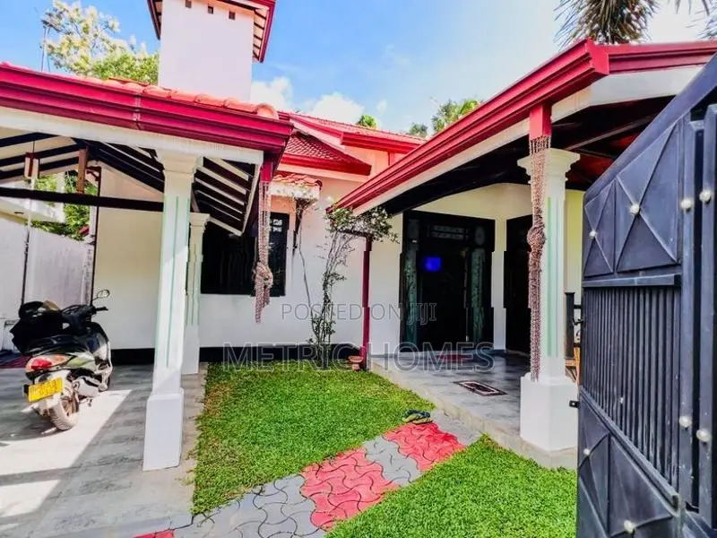 Gate Community Complete House Sale Katuwapitiya Negombo