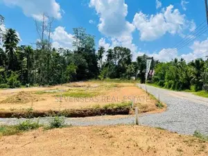 පාදුක්ක නගරය ආසන්නයෙන් අගනා නේවාසික බිම් කොටස් විකිණීමට