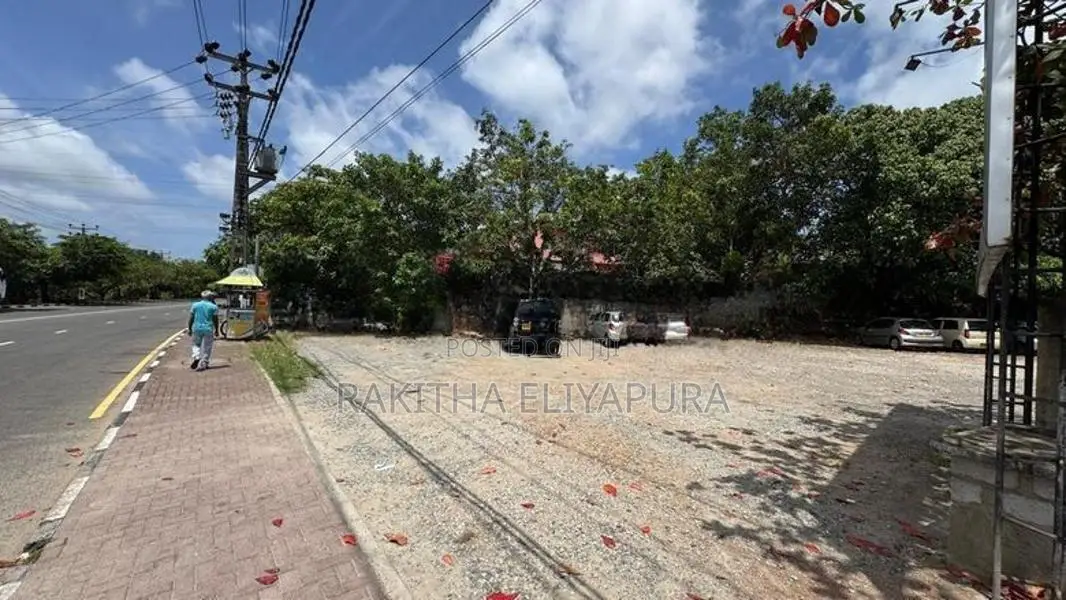 Land For Rent In Battaramulla With Main Road Frontage