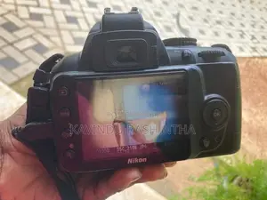Nikon D 3000