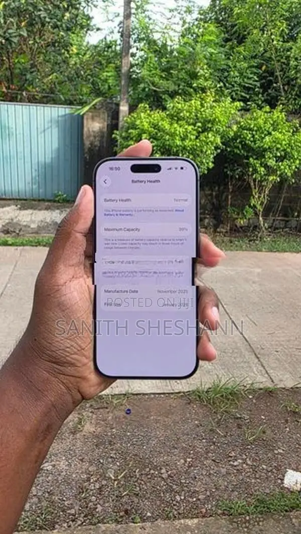 Apple iPhone 17 (Used)