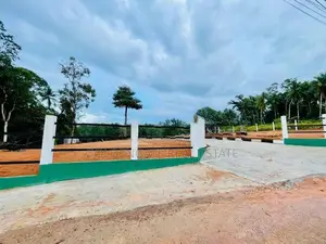 Best land in kalagedihena