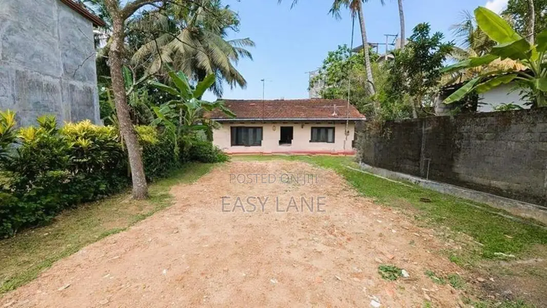 Land with House for Sale in Kelaniya