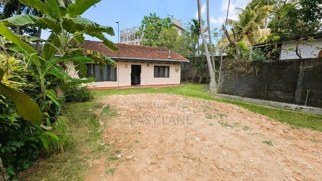 Land with House for Sale in Kelaniya