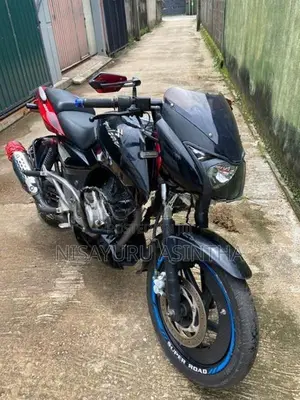 Bajaj Pulsar 180 2012