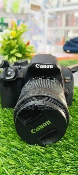 Canon 700D