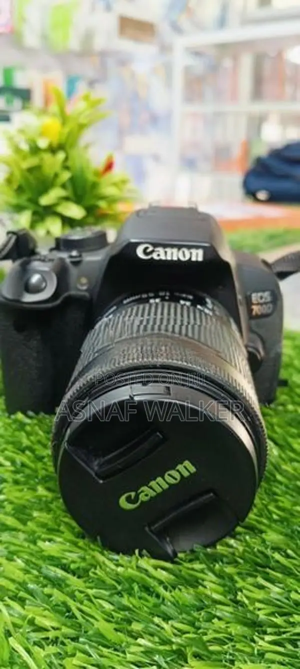 Canon 700D