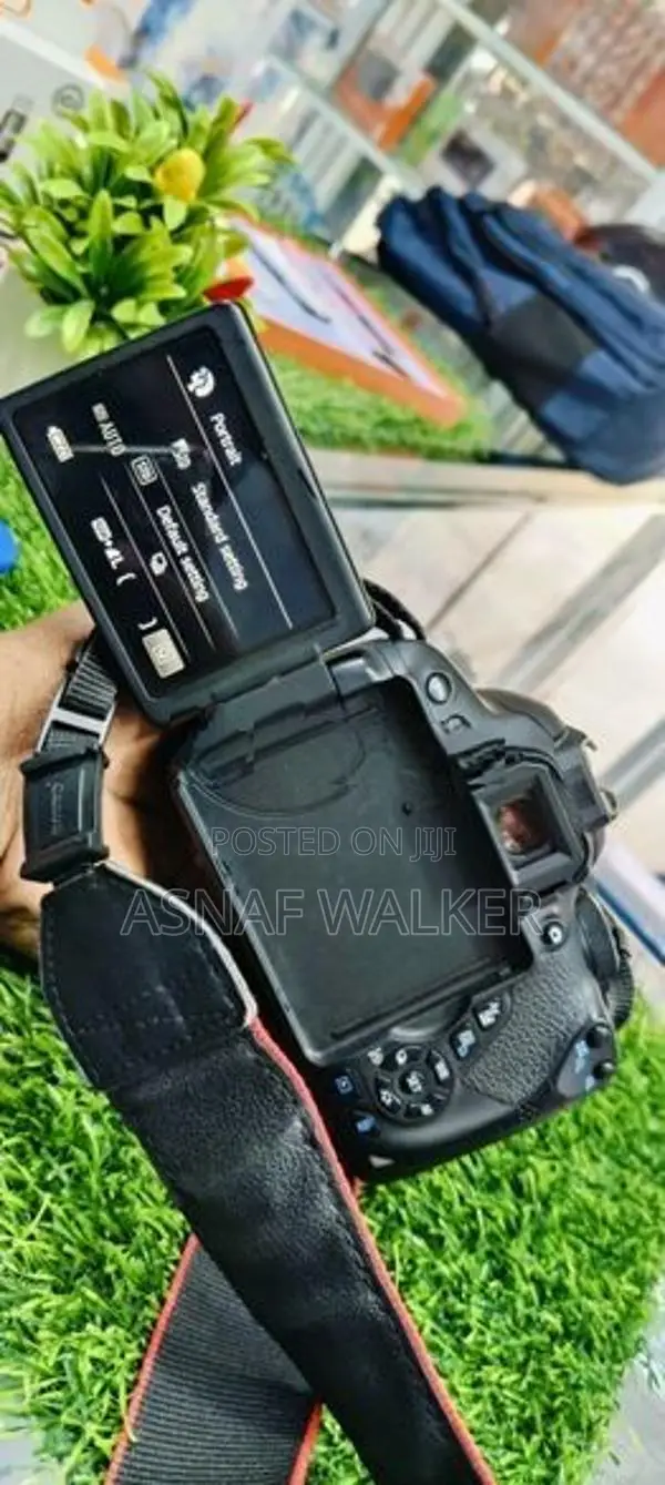 Canon 700D