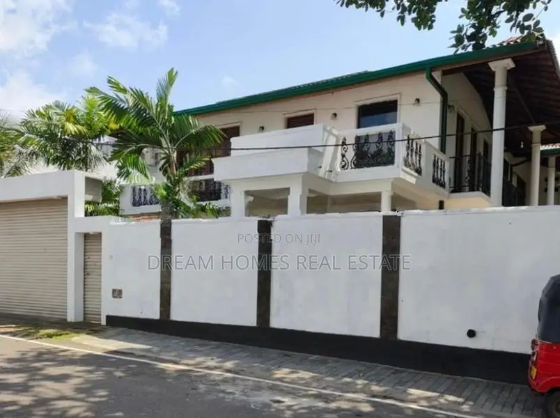 Spacious Luxury Family House for Sale in Malabe