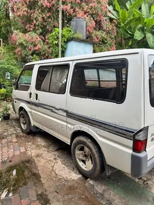Nissan Vanette 2011